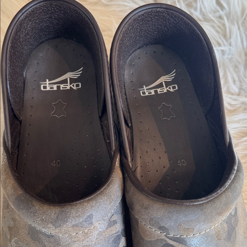 Dansko Camouflage Clogs - Picture 5 of 6